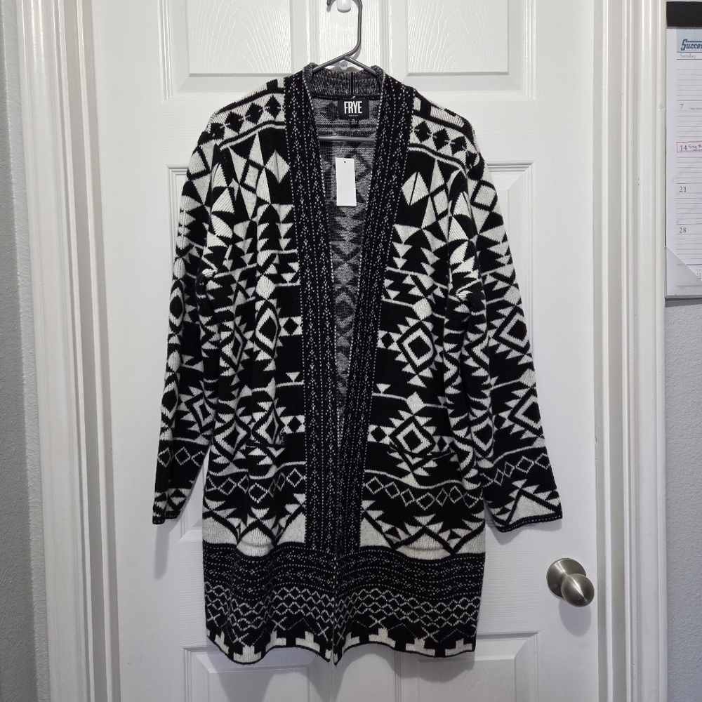 Frye Womens' Southwestern Patterned Jacquard Black & White Cardigan Size XL - Picture 4 of 11